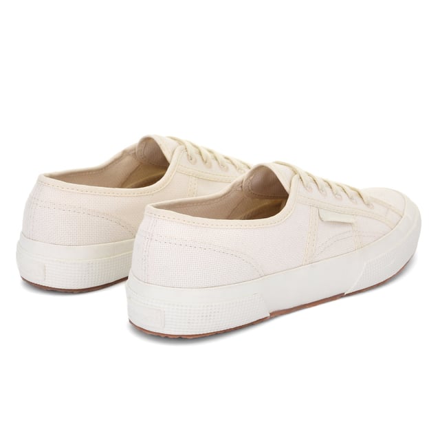 Upper: Natural Hemp, Organic Canvas. Insole: Cork, Impermeable. Outsole: Natural Rubber, Vulcanised Rubber. 6 Eyelets. Fabric Technology: Hypoallergenic. Cotton Lace. Flat. Cut: Low Cut. Design: Logo, Plain. Toe Style: Round. Sustainability: Cruelty Free, Eco Friendly, Vegan Friendly. Sole Features: Durable, Lightweight. Fastening: Lace Up.
