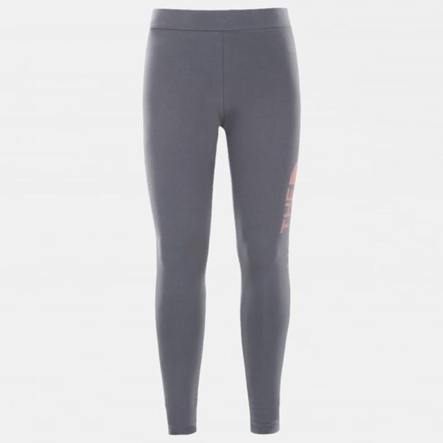 Die The North Face Big Logo Girls Leggings von sind aus leichter Baumwolle gefertigt.      
Mit leichtem Stretch für zusätzlichen Komfort.      
Dieses vielseitige Stück kann mit fast allem kombiniert werden.      
Gummizug am Bund.      
Mit dem ikonischen The North Face-Logo am Oberschenkel und einem Branding auf der Rückseite der Wade ist diese Leggings fertig.      
Hergestellt aus einer weichen und dehnbaren Baumwolle, die perfekt zum Entspannen am Wochenende sind.