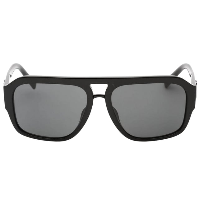 Erleben Sie den Reiz von Luxus und Stil mit Dolce &amp; Gabbana-Sonnenbrille. Diese elegante Sonnenbrille wertet nicht nur Ihr Aussehen auf, sondern bietet auch UV-Schutz fur Ihre Augen. Gonnen Sie sich das ultimative Modeaccessoire, bei dem auch die Gesundheit Ihrer Augen im Vordergrund steht. Linsenbreite = 58 mm, Nasenstegbreite = 16 mm, Bugellange = 140 mm, hergestellt in Italien Dolce &amp; Gabbana 0DG4403F 50187 Schwarze Sonnenbrille Sonnenbrille, Sonnenbrillenetui, Reinigungstuch und Pflegeanleitung alles inklusive, 100% Schutz vor UVA &amp; UVB-Sonnenlicht und entspricht der britischen Norm EN 1836:2005. Stilcode: 0DG4403F 50187