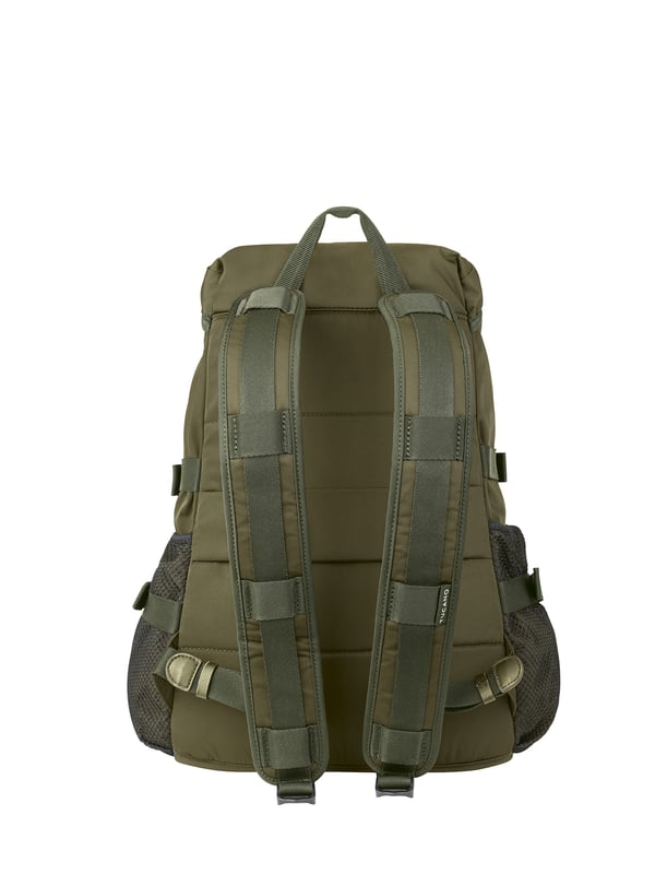 unisex rugzak met gespsluiting. één open binnenzak. twee ritssluitingen aan de voorkant en twee open zijritsen met externe zakken. ontbrekende schouderband.  Handvat van gerecycled polyethyleentereftalaat. een binnencompartiment.  extern materiaal.  Binnenkant van gerecycled polyethyleentereftalaat. Afmetingen: 28x37x15 cm. Modeproduct