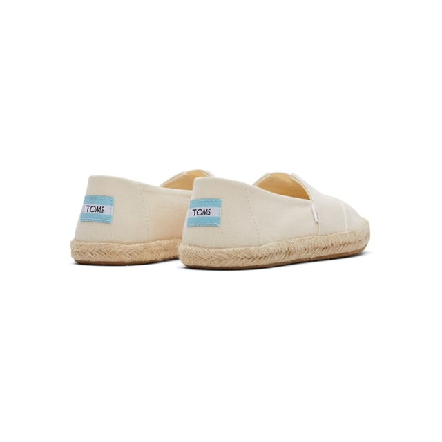 Unbeschwert und weltoffen. Unser Alpargata Rope bringt unbeschwerten Stil und ein umweltfreundliches Update zu unserem meistverkauften Slip-on.