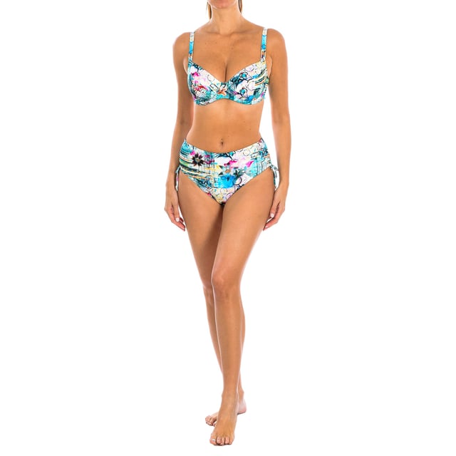 Women's bikini top.
 Flattering bikini top with underwire, high capacity, a fit like a real bra, being able to adjust the straps and with a lively print in all oriental blues.
 Color Blue-floral print
 Avant-garde fabric with high molding power, high resistance to chlorine, tanning creams and oils, and excellent moisture absorption properties.

 Composition: Exterior: 80% Polyamide, 20% Elastane; Interior: 45% Elastane, 29% Polyamide, 26% Lycra.

 Handwash.
 Do not iron or use bleach.
 Do not tumble dry.
 Do not twist to drain.
 Composition: Exterior: 80% Polyamide, 20% Elastane; Interior: 45% Elastane, 29% Polyamide, 26% Lycra.
 Care:
Handwash.
 Do not iron or use bleach.
 Do not tumble dry.
 Do not twist to drain.