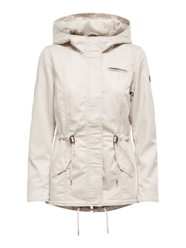 De Only parka voor dames combineert functionaliteit met vrouwelijke elegantie en zet een nieuwe standaard in je outdoorgarderobe. Een blinde rits over de hele lengte en een drukknoopsluiting aan de bovenkant bieden optimale bescherming tegen het weer, terwijl de details van deze parka het unieke karakter benadrukken. De kleine borstzak met rits is niet alleen praktisch, maar ook een modieuze blikvanger.  De twee zijzakken zijn perfect gepositioneerd om je handen warm te houden of om belangrijke kleine spullen bij de hand te houden. Dankzij het interne trekkoord in de taille en zoom kan de parka individueel worden aangepast - voor een flatterend silhouet of gewoon voor meer comfort. Een badge op de bovenarm geeft de parka een authentieke touch en onderstreept de kwaliteitsbelofte van het merk Only.  De grote capuchon beschermt niet alleen tegen onverwachte weersveranderingen, maar voegt ook een vleugje drama toe aan het algehele ontwerp. De kapmouwen over de lange mouwen hebben een innovatieve snit en bieden extra bescherming en bewegingsvrijheid. Ondanks het robuuste uiterlijk is de parka verrassend licht en belooft hij comfortabel te dragen zonder je te belasten.  De kleine split aan de achterkant zorgt voor extra bewegingsvrijheid en geeft de parka een modern tintje. Deze Only damesparka is gemaakt van hoogwaardige materialen en staat niet alleen voor duurzaamheid, maar ook voor een hoog draagcomfort dat je elke dag vergezelt. Dit kledingstuk is meer dan alleen een parka; het is een betrouwbare laag die warmte, comfort en ongeëvenaarde stijlflexibiliteit biedt, perfect voor de modebewuste vrouw die kwaliteit en elegantie waardeert.