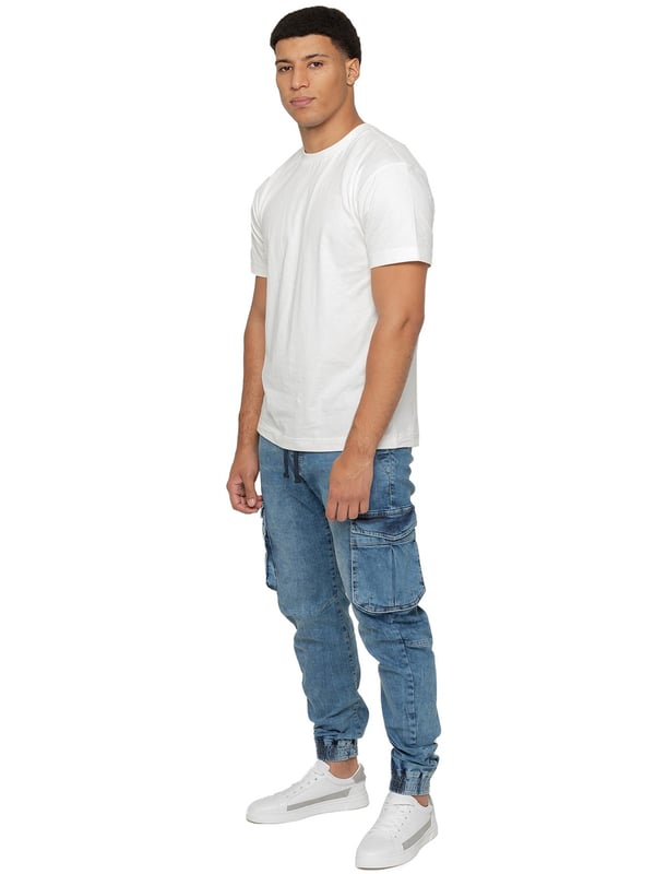 Enzo Herren Stretch-Jeans mit elastischem Bund und Bündchen. Verfügt über ein 5-Pocket-Design mit 2 Einschubtaschen, 1 Gesäßtasche, und 2 Vordertaschen mit aufgesetzten Taschen und Klettverschluss. Elastischer Bund mit verstellbaren Zugbändern. Schnitt- und Nähte-Design am Bein. Bündchen am Knöchel.