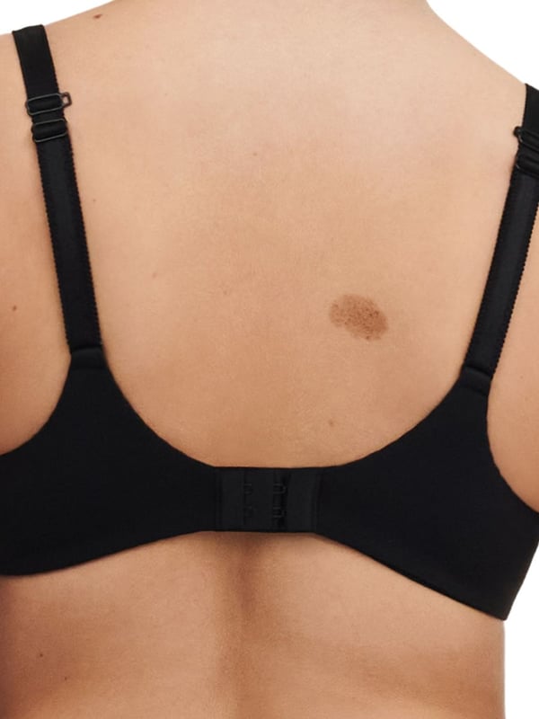 Chantelle Norah Chic Plunge T-Shirt Bra. Moulded Plunge with high apex, foam padded cups, lace and adjustable straps with attached J-Hook. Product is recommended hand wash only.