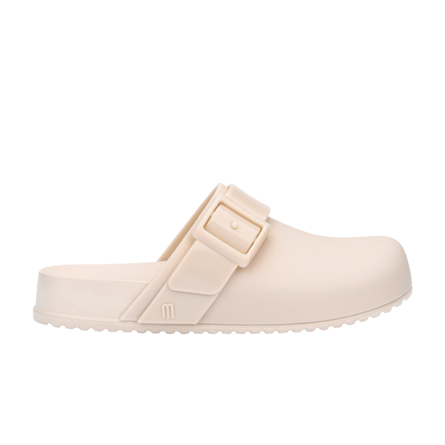 Melissa's family of comfortable and anatomical products continues to grow and of course, the minis' little feet couldn't be left out. The Mini Melissa Cozy Clog, in addition to being one of the biggest trends, also has a DNA that offers a lot of comfort for your mini's moments of extraordinary adventures.