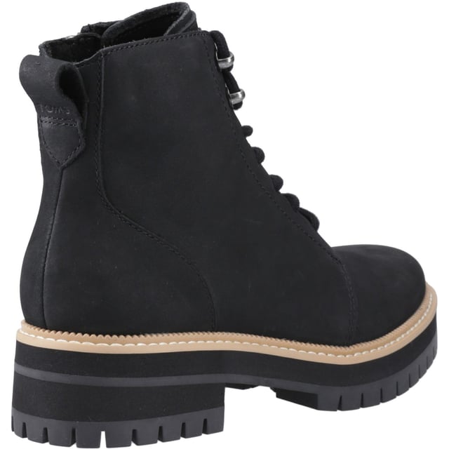 The Wylder boot makes casual look good! A lace-up style boot with water-resistant uppers and rubber lug outsole for traction will have you taking on the day confidently.