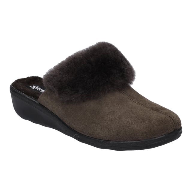 Para mantener los pies calientes ni siquiera en los días de mucho frío, hemos forradaslas zapatillas con cuero. El método de fabricación Strobel permite un confort similar al de las zapatillas de deporte. EL anchoF distingue a este cómodo calzado. Sigue tu camino con el compañero acogedora – at Indoor.