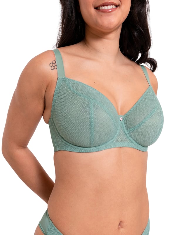 Curvy Kate Happy Balcony Bra. Non padded balcony made from recycled Nylon with four rows of hook & eye fastening perfect for fluctuating sizes, lightweight geometric lace and three part cups. The product is recommended for hand wash only.