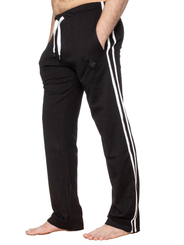 These Regular fit EZLP586 Lounge pants feature classic contrast stripes to sides, 2 side pockets, cotton blend for superior comfort, adjustable waist with drawstrings