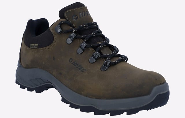 De Walk Lite Camino Ultra WP is een superprestatie waterdichte wandelschoen perfect voor alle omstandigheden en terreinen. Deze wandelschoen is ook in Europa gemaakt, wat zorgt voor een verbeterde pasvorm en superieure kwaliteit.