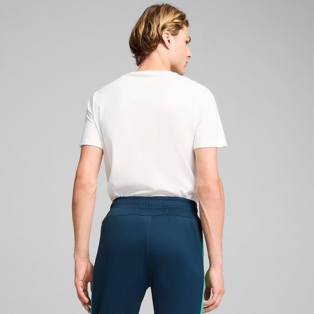 PRODUCT STORY : Unleash your inner Neymar. This bold tee lets you represent the Brazilian legend's natural-born talent. With metallic prints reflecting his signature style, you'll dominate like the man himself every time you step onto the pitch. The "BNA" collection stands for Brazilian Natural Abilities, playing on the DNA that is naturally embedded into such great footballing talent and the culture where Neymar Jr comes from. FEATURES & BENEFITS :  Made with at least 20% recycled cotton.  DETAILS :  Regular fit. 160 gsm, Jersey. Rib crew neck. Short sleeves. PUMA branding details.  Our model is 188 cm tall and is wearing size  M UK.