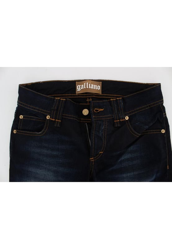 Nuevo con etiquetas  
Hecho por JOHN GALLIANO  
Color: Lavado Azul  
Modelo: Corte Ajustado  
Hecho en Italia  
Material: 100% Algodón  
Perfecta adición a tu guardarropa  
Diseño de corte ajustado para un look favorecedor  
Materiales de calidad y auténticos