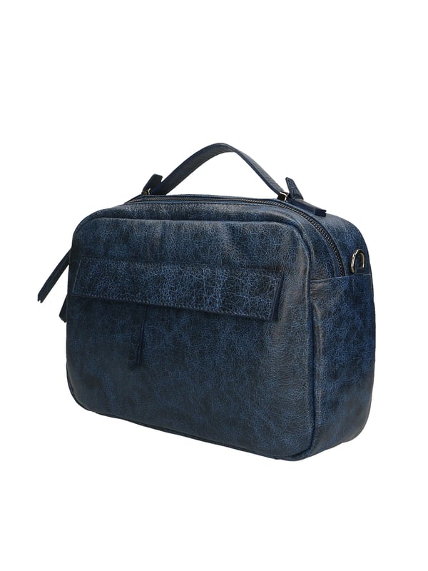 Bolso de mano unisex en piel genuina con efecto envejecido, bandolera ajustable extraíble. Interior forrado, 1 bolsillo con cremallera. Producto artesanal italiano. Hecho en Italia.