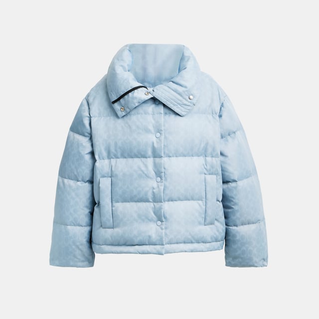 Signature Jacquard Short Puffer, Model is 5'10" (178cm), chest 31" (79cm), waist 24" (61cm), hips 35" (89cm) and wears a size S, Slip pockets,  Length: 60.00 cm