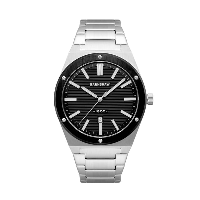 A sports watch that is at home at any occasion. Sophisticated, well built with a strong sense of geometry and proportion, this is a watch for all seasons.
