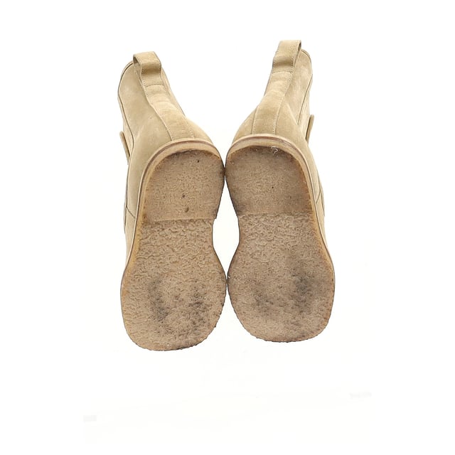 VINTAGE, RRP AS NEW
Indulge in luxurious comfort and style with the Loewe Chelsea Boots in Beige Suede. Impeccably crafted from sumptuous beige suede, these boots embody timeless elegance and sophistication. The iconic Chelsea boot silhouette is enhanced by Loewe's signature attention to detail, offering a perfect balance of classic design and modern sensibility. 

Loewe Chelsea Boots in Beige Suede
Material: Suede
Color: Beige 
Size: EU40
Condition: Very good
Sign of Wear: Light wear throughout
SKU: 365773