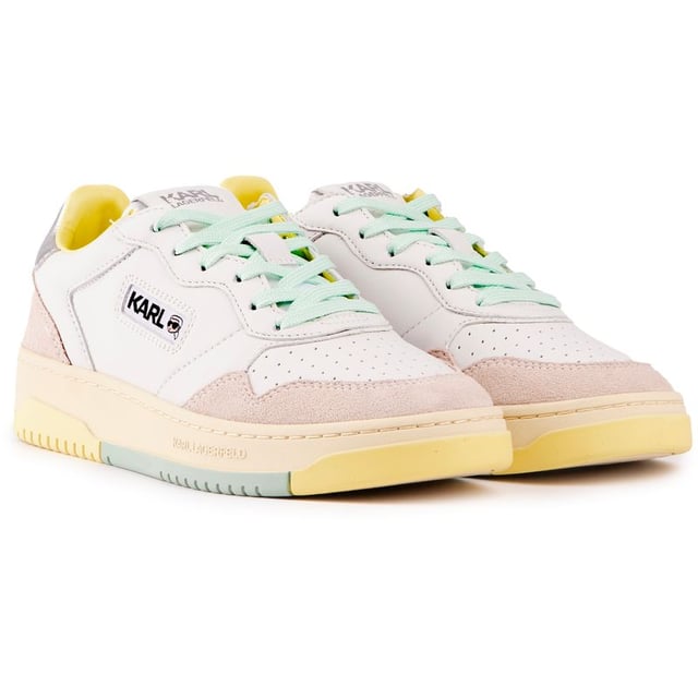Diese Damen Karl Lagerfeld Krew Lace-up-Trainer geben Ihrem Outfit einen Retro-inspirierten Designer-Edge. Die Mode-Sneakers haben die Karl-Logo auf der Seite, bunte Akzente, eine klobige Gummisohle und eine gepolsterte Silber Ferse Kissen mit Branding.
