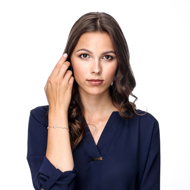 This dazzling Bracelet for Women from Orphelia  is the perfect gift to spoil yourself or a loved one. The Bracelet is made out of 925 Sterling Silver, colored Rose at Length: 18.5 cm weighing in at 2.6 grams with a Width of 0.7 cm at its widest point. The Orphelia 'Nahara' Women's 925 Sterling Silver Bracelet - Rose ZA-7378 is delivered in a stunning gift box and carries a two year warranty.
