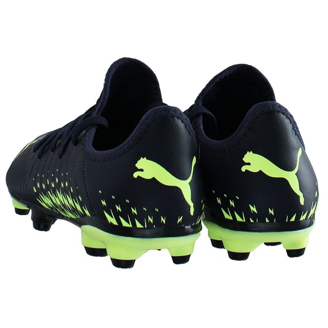 Si estás listo para llevar tu juego a nuevas cotas de vértigo, estas botas de fútbol Future Z 4.4 son para ti. Se completan con la extraordinaria tecnología FUZIONFIT+ para un calzado que se adapta a la forma de tu pie y te proporciona el máximo equilibrio y flexibilidad. La suela Dynamic Motion System mejora la tracción y los movimientos multidireccionales explosivos. Además, las Creator Zones, estratégicamente situadas en el antepié, proporcionan un control excepcional del balón. ¿A qué estás esperando?

CARACTERÍSTICAS Y VENTAJAS
FUZIONFIT+: Tecnología de compresión adaptativa que bloquea el pie y permite movimientos más explosivos en el terreno de juego

DETALLES
Parte superior suave y ligera
Creator Zones proporciona un tacto superior en las zonas de contacto clave
Suela Dynamic Motion System para mayor libertad de movimiento y sujeción
Adecuadas para su uso en superficies naturales firmes y césped artificial
La configuración avanzada de los tacos mejora la tracción multidireccional
Contrafuerte del talón integrado para una mayor sujeción y fijación
Logotipo PUMA Cat en la puntera
Logotipo PUMA Cat en la parte trasera del talón