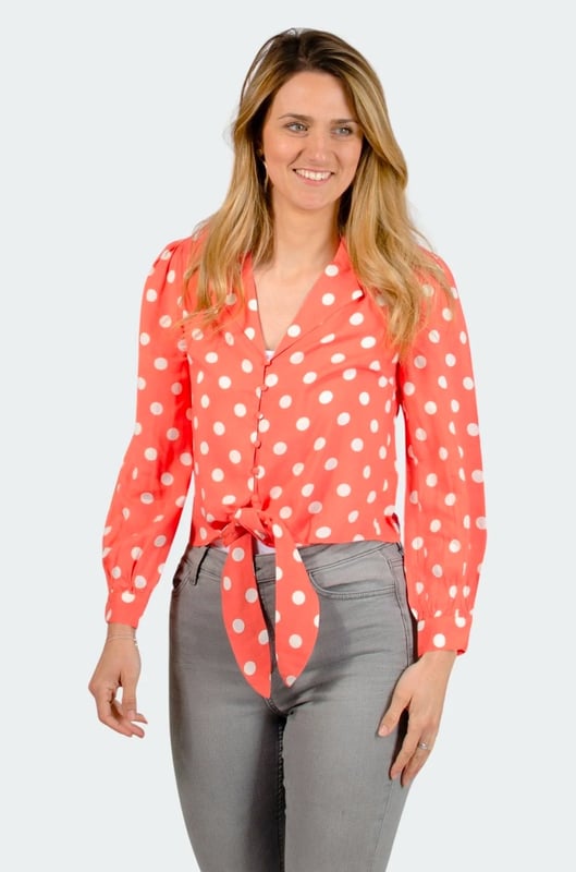 Featuring a tie front design and long sleeves, style with smart trousers or jeans Complete the look with a your favourite necklace. Fit: Regular, Sizing: As expected