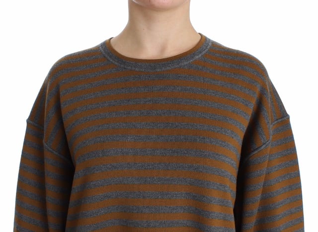 Märke: Dolce & Gabbana  
Tillstånd: Helt ny med taggar  
Kollektion: MainLine  
Stil: Oversized crewneck-tröja  
Färg: Gul och grå randig  
Detaljer: Logodetaljer  
Ursprung: Tillverkad i Italien  
Material: 100% ull