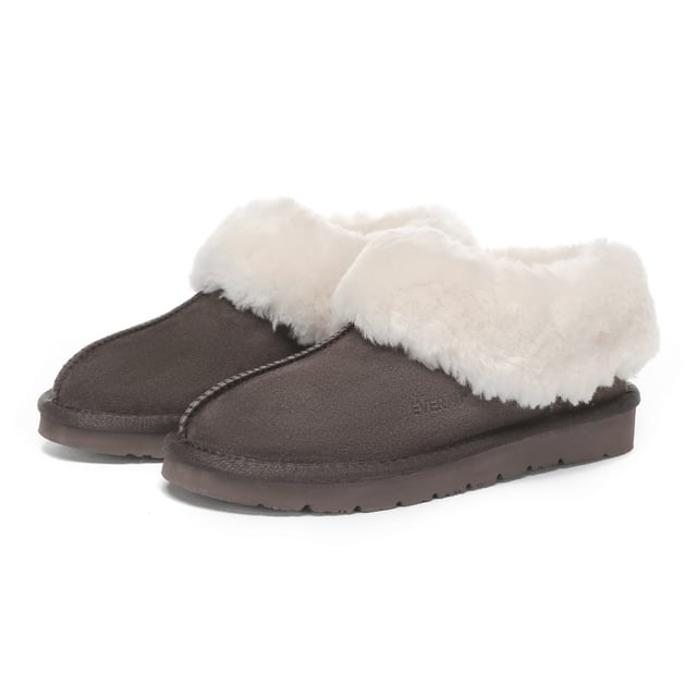This cozy slipper with a central seam and a full collar offer an invitation to indulge in unparalleled comfort. Crafted with a lining and insole made from-Sheepskin, it provides breathable warmth for chilly feet.

Specification:
Suede Upper
Warm Sheepskin Wool Lining
Soft Sheepskin Wool Insole
Eva Sole

Technologies:
Water Resistance Upper
Light Weight Outsole