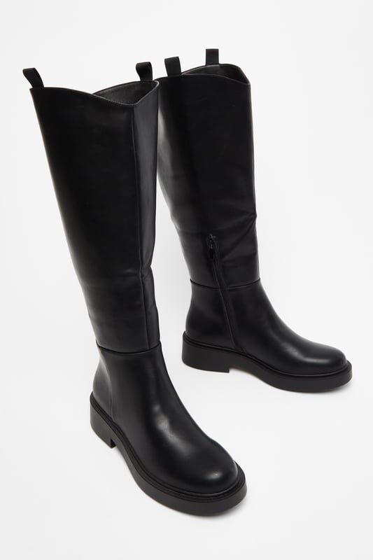 Black Faux Leather Knee High Boots - Knee high - Faux leather - Chunky style - Round toe - Inner zip closure