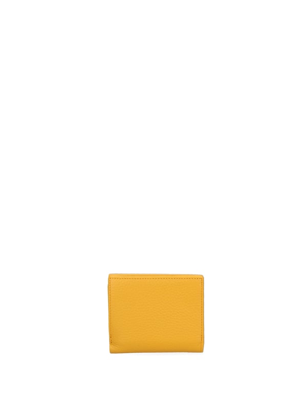 Cartera de mujer. El cierre es con botón de presión. Los bolsillos internos son tarjeteros y porta billetes. Los bolsillos externos son uno en la espalda con cremallera. Falta la correa para el hombro. Falta el mango. Hay un compartimento interno. El material exterior es 100% Piel Auténtica. Internamente es 100% Poliuretano. Medidas: 11x8,5x4 cm. Hecho en Italia