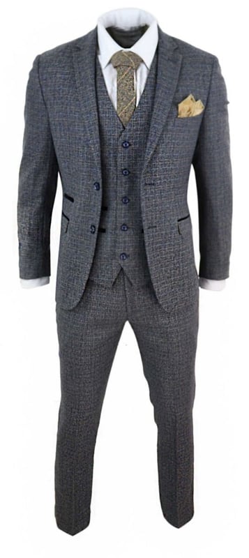 Aproveche al máximo el tweed y los cuadros con este traje de tres piezas, un diseño atemporal con un atractivo vintage y un toque práctico. Este traje, confeccionado con un tejido de tweed de una rica mezcla de lana y ribetes de terciopelo azul marino en los bolsillos, le mantendrá bien aislado y resistirá con éxito el paso del tiempo. Ideal para bodas en graneros, bailes de graduación, fiestas y mucho más.