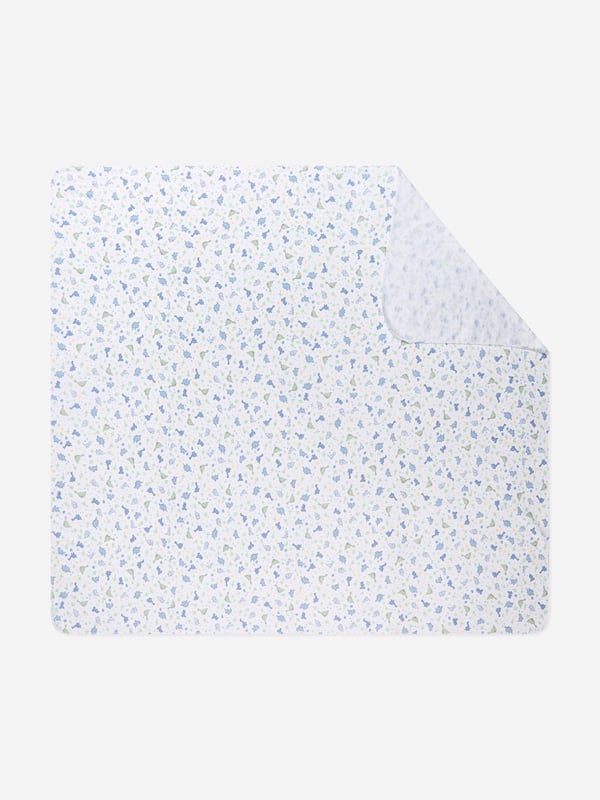 Presenting the esteemed Baby Boys Dinoland Swaddle Blanket in White from Magnolia Baby ‚ a luxurious addition to your little one's nursery. Key features include: Elegance and Finesse: The Dinoland print is trendy yet tastefully restrained, making it an exceptional piece for your baby boy's wardrobe. Plush Comfort: High-quality fabric ensures delicate coziness for your little one, ensuring a heavenly night's sleep. High-End Fashion: Crafted by Magnolia Baby, expect nothing but the best in terms of style and comfort.Revitalize your baby's collection with this exquisite swaddle blanket. Grab yours and embrace understated luxury.