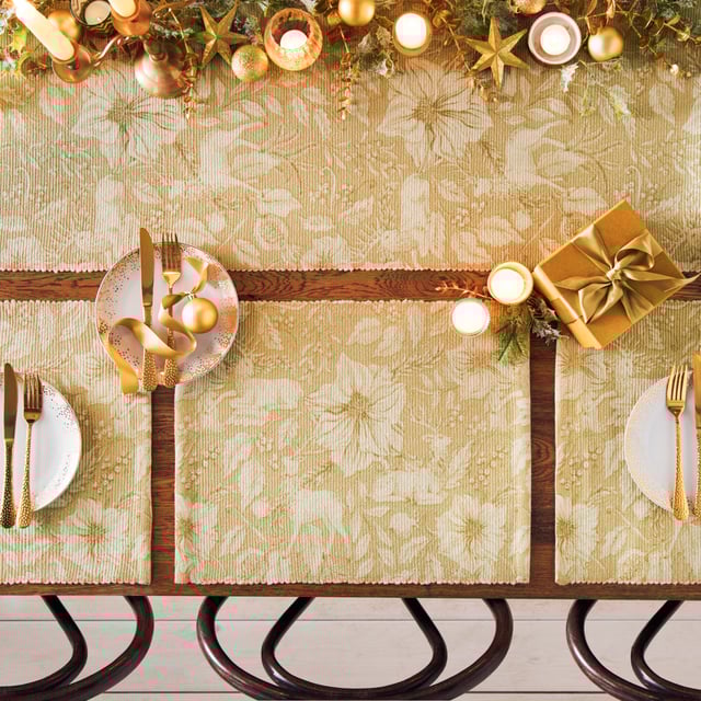 An intricately designed festive set of 4 placemats which adds intrigue to your Christmas table decor. This classic digital print features opulent fruits and florals, which bloom and grow frequently across the design amongst the elegant, strutting stags. All set against a rich golden background, providing added splendour to transform your Christmas dining table into something truly fabulous!