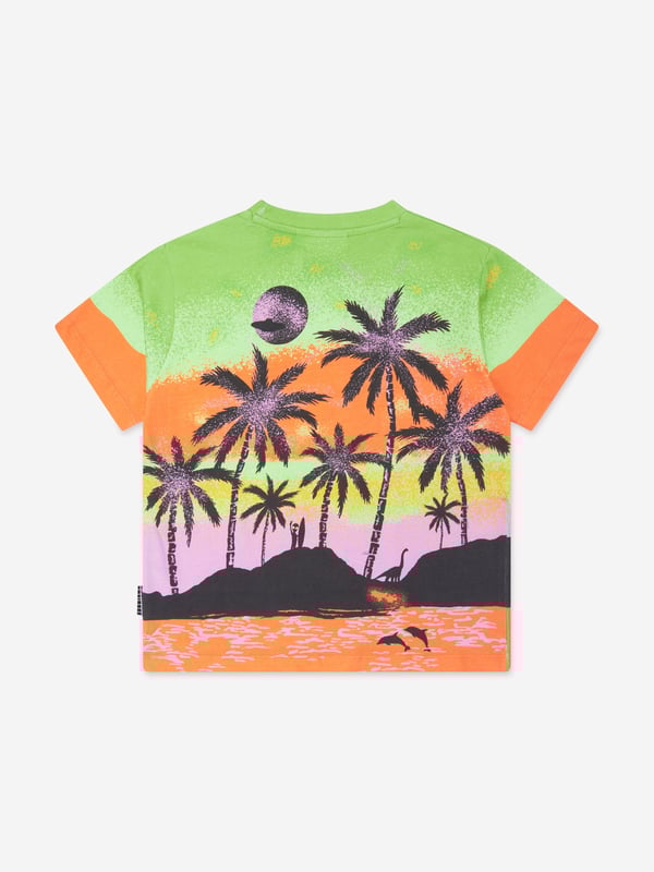 Molo project fun Scandinavian properties and stellar sustainability into their abstracts. This boys Riley short sleeve t-shirt captures the label's passion for sleek, enigmatic designs. Crafted with a twist, featuring palm trees and a sunset in shades of black, orange, green and purple.  A surfer alien and other guests also haunt this remote tropical paradise.  Round Neck With Rib Edge Loose Fit 100% Organic Cotton GOTS Organic Certified By Ecocert Greenlif