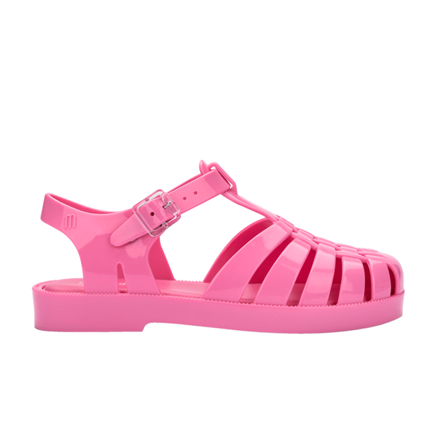 Don't let your mini fashionista miss out on looking unbelievably stylish! One of the most unforgettable styles, the Melissa Possession is back in a fun and vibrant new color palette. An absolute 90s icon that was the shoe of an entire generation, it is incredibly cozy and exudes personality and nostalgia. Don't let your little miss out, and make sure they get to play in comfort and style!