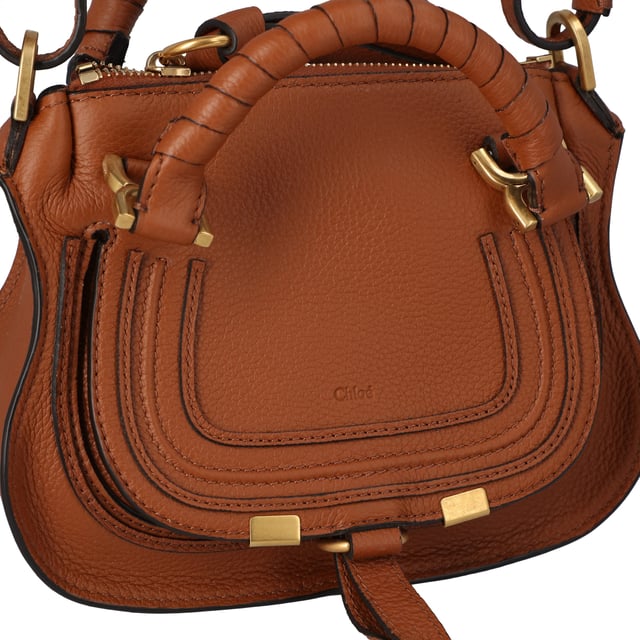 Mini double carry bag in grained calfskin
 Carry: shoulder, cross-body &amp; hand
 

 - Removable &amp; adjustable strap
 - 1 main compartment
 - 1 internal flap pocket
 - Linen lining
 Comes with a dust bag
 

 - Width: 8.3" (21 cm)
 - Height: 6.3” (16 cm)
 - Depth: 3.1" (8 cm)
 - Handle drop: 2.8" (7 cm)
 - Min. strap drop: 19.7" (50 cm)
 - Max. strap drop: 21.7" (55 cm)