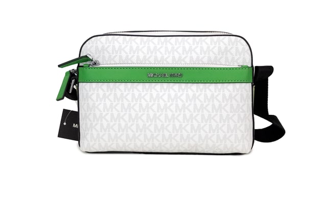 Estilo: Bandolera Michael Kors Cooper Small Utility (blanco brillante/verde palma).
  Material: PVC caracteristico y cuero liso.
  Caracteristicas: Bolsillos interiores con cremallera y bolsillos abiertos Bolsillos exteriores con cremallera y bolsillos a.