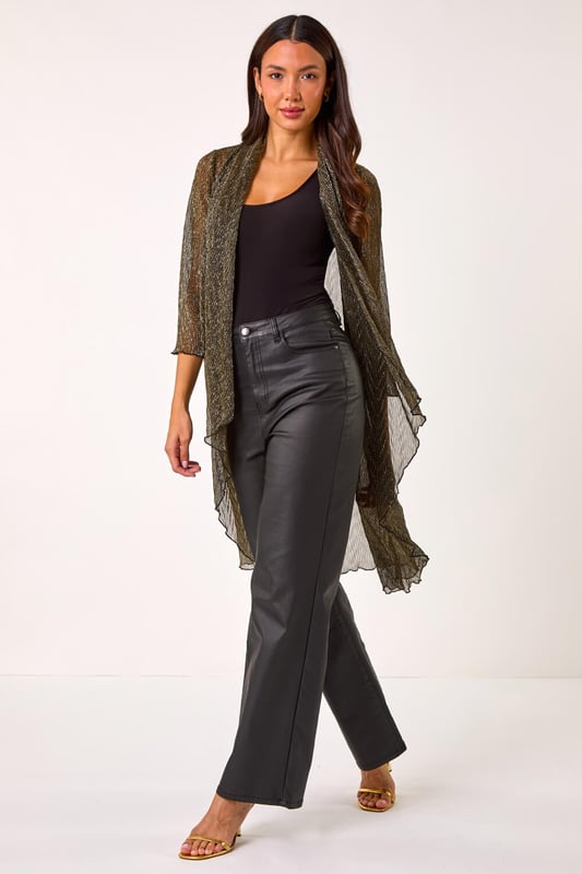 Shimmer Plisse Longline Kimono from Roman. Wrap up in style this Autumn/Winter with this gorgeous plisse longline kimono. Featuring a striking chevron metallic print and crafted from stretch plisse fabric, this kimono exudes elegance. With a flattering longline length, long sleeves, and an edge to edge design, it's perfect for layering over any outfit. The waterfall front adds a touch of sophistication. Pair it with a simple t-shirt and PU trousers for a chic and on trend look!