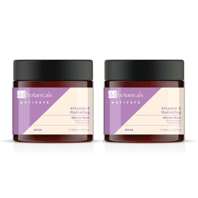 Dr Botanicals Activate Phytochemical Miracle Mask es una fórmula de belleza limpia que combina ingredientes naturales como el aceite de coco, el aceite de almendras dulces y el aceite de pepitas de uva para hidratar y nutrir la piel. Con sus suaves propiedades exfoliantes y su fórmula rica en antioxidantes, esta mascarilla ayuda a iluminar y suavizar la piel, dejándola sana y radiante. Perfecta para quienes buscan una solución natural y eficaz para el cuidado de la piel.