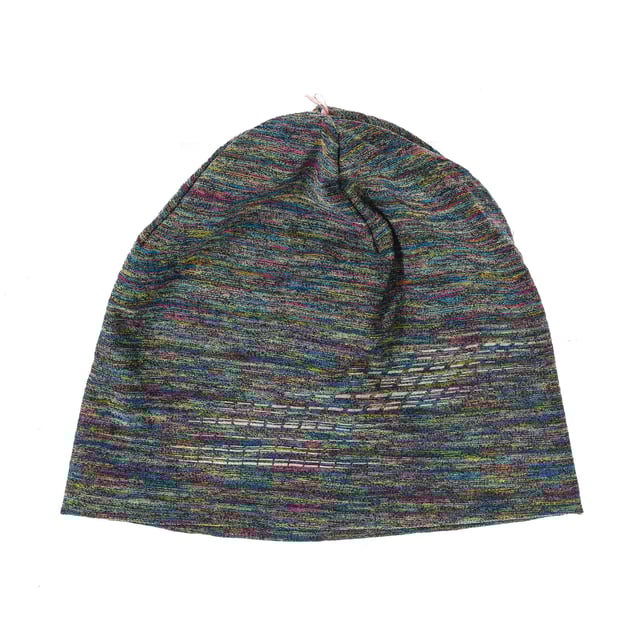 Gorro Reversible Buff.
Color Multicolor
Gorro casual, versátil y adaptable a todas tus necesidades.
Complemento ideal para proteger del frio. 
Espíritu eco, diseño BUFF y tecnología avanzada para deporte o el día a día.
Reversible y con gráficos de la marca.

Composición:  100% Poliéster.

Medidas:  23 x 21 cm.

Lavar a mano.
No utilizar lejía.
Utilizar plancha temperatura máxima 110º.