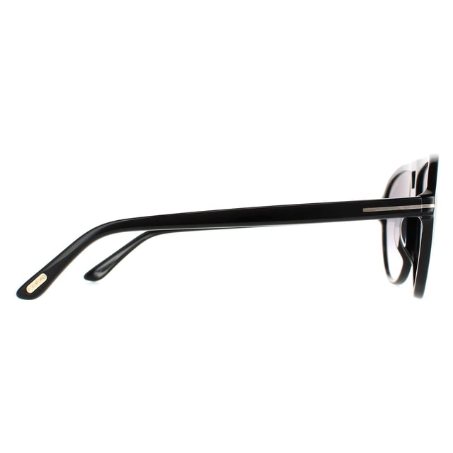 Tom Ford Aviator Mannen Shiny Black Smoke Gradient FT0932 Jeffrey zonnebril zijn een klassieke vliegerstijl gemaakt van lichtgewicht premium acetaat en afgewerkt met de Tom Ford T -logo's op de tempels.