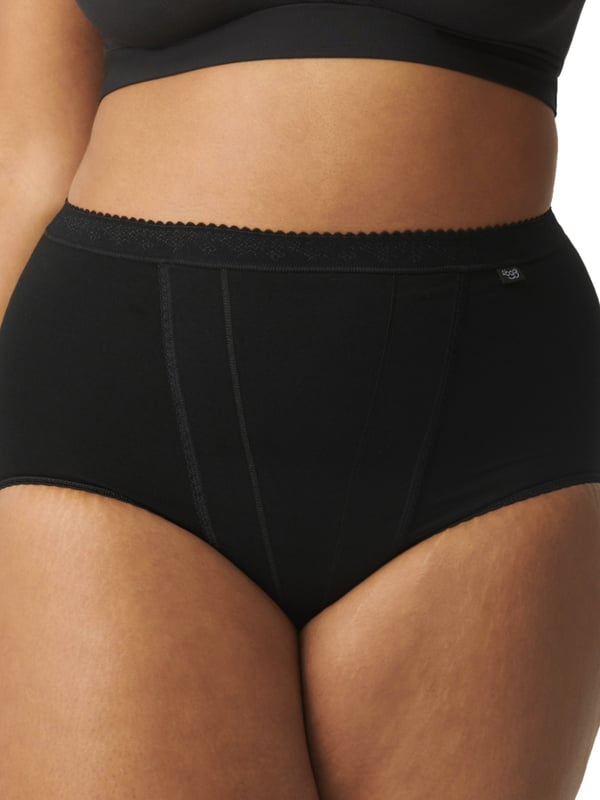 Sloggi Control Maxi Brief. With a low waistline, wide sides and double front part. Cotton rich brief. The product is machine washable.