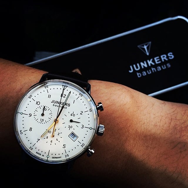 Manufacturer: Junkers
Article number: 6086-5
Drive: quartz
Function: chronograph
Date: Existing
Water resistant: 30 meters / 3 bar
Glass: Hesalite glass
Case: stainless steel
Shape: Round
Strap: leather
Closure: pin buckle
gender: men's watch