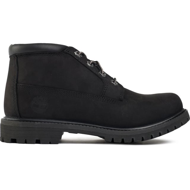 The Timberland Nellie Boots Are Iconic And Robust Featuring Soft Nubuck Uppers With A Padded Ankle Cuff. Metallic Eyelets Are Complemented By Two Tone Laces And Embossed Branding To Create Signature Timberland Detailing. Durable Rubber Sole Completes.