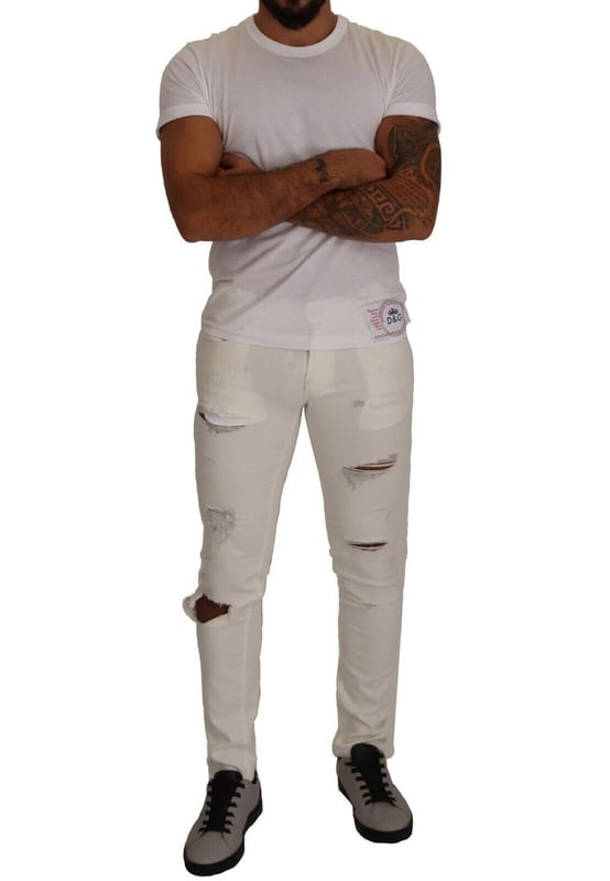 Nuevo con etiquetas  
Corte skinny  
Cinco bolsillos  
Cierre de cremallera y botón  
Placa de logo metálica en el bolsillo trasero  
Hecho en Italia  
Alta calidad artesanal  
Material: 98% Algodón 2% Elastano