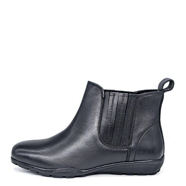 Experience complete comfort every day in the Dr Keller Anna Chelsea Boots. Cut from soft leather uppers with side panels and a rear pull tab, the Chelsea Boots offer a traditional pull-on footwear style, perfect for everyday wear.