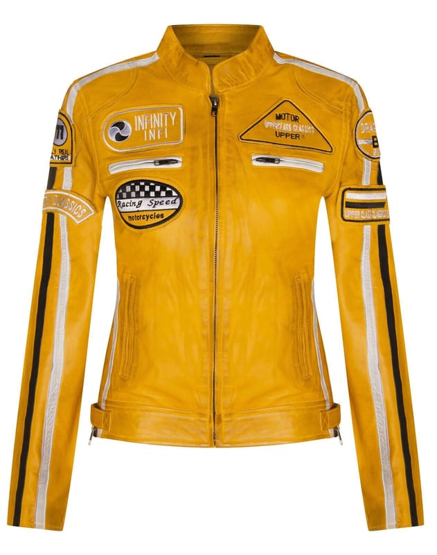 Afgewerkt met ons premium nappaleer en gedetailleerd met onze geborduurde vintage badges, hoeven raceliefhebbers niet verder te zoeken. De klassieke bikerstijl wordt naar een hoger niveau getild door de toevoeging van twee contrasterende racestrepen op de mouwen en een doordachte plaatsing van race-insignes om dit iconische kledingstuk te maken. Het jack blijft trouw aan zijn bikerroots met een klassieke korte kraag met tab en twee zakken met rits op de borst voor een traditionele look. Voor extra opbergruimte zijn er twee steekzakken in de taille, zodat deze jas zowel praktisch als stijlvol is. â€¢ 100% premium, ultrazacht nappaleer. â€¢ Vier buitenzakken â€¢ Strepen in racestijl op elk van de mouwen van de jas â€¢ YKK-ritssluiting over de volledige lengte aan de voorkant â€¢ Geborduurde badges in racestijl op de voorkant en mouwen van de jas