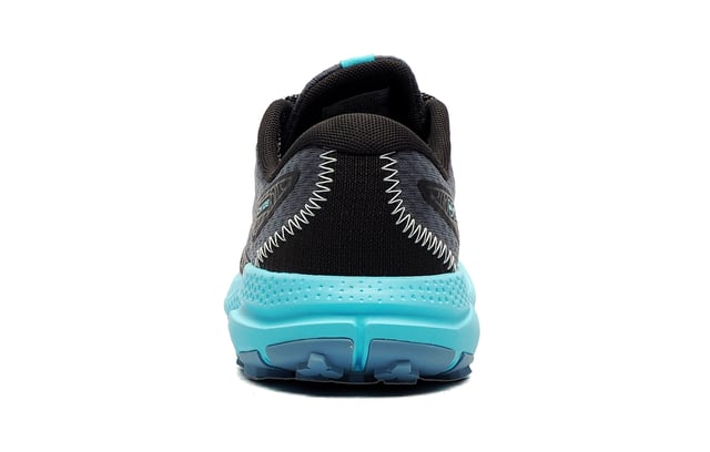 Venture off road with ease in these Brooks Divide 4 womens running shoes, designed to make the transition from road to trail seamless so you can focus on racking up the miles.
 Designed with a breathable textile upper, feet are kept cool and dry whilst a DNA Loft midsole offers customised cushioning adapting to your feet with every glide giving smoother transitions and softer landings.
 TrailTack rubber traction underfoot provides a reliable feel so you can venture offroad with confidence, with high surface area lugs that helps you adapt to uneven terrain and a resilient non-skid rubber helps navigate inclines and descents with ease.
 - Textile / synthetic mix upper
 - DNA Loft supportive midsole,
 - Cushioned ankle & heel collar
 - Toe bumper protects against rocks and debris
 - Secure lace up fastening
 - TrailTack rubber traction
 - Comfort cushioned insole
 - Brooks branding throughout