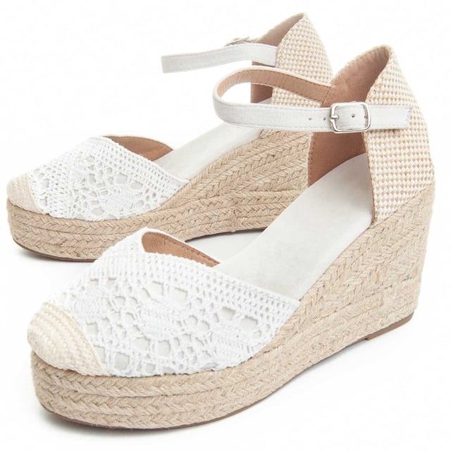 Espadrilles mit Keilabsatz für Damen. Gepolsterte Innensohle. Bequemes Tragegefühl. Rutschfeste Sohle. Verstärkte Nähte. Hergestellt von anderen Marken für unsere Marke. Ungefähr Maße: 10 cm Keil und 3 cm Plattform.