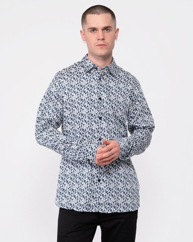 Verfraai je garderobe met ons CAPUA overhemd, gemaakt van een comfortabele katoenmix. Dit overhemd is een must-have, met een charmante ditsy bloemenprint die een speelse touch aan je look toevoegt.



Button up overhemd
Katoenmix
Ditsy bloemenprint
Lange mouwen
Klassieke kraag


97% Katoen, 3% Elastaan
 
272163

 






 