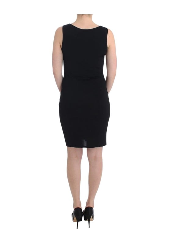 A estrenar con etiquetas.
  Color: Negro.
  Modelo: Sheath.
  Longitud de la rodilla.
  Confeccionado en tejido de punto.
  Diseno sin mangas.
  Detalles del logotipo.
  Viene con etiquetas originales y bolsa de almacenamiento.